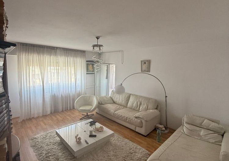 De vanzare Apartament 3 camere, Calea Calarasilor, Hyperion, CENTRAL - Poză 1