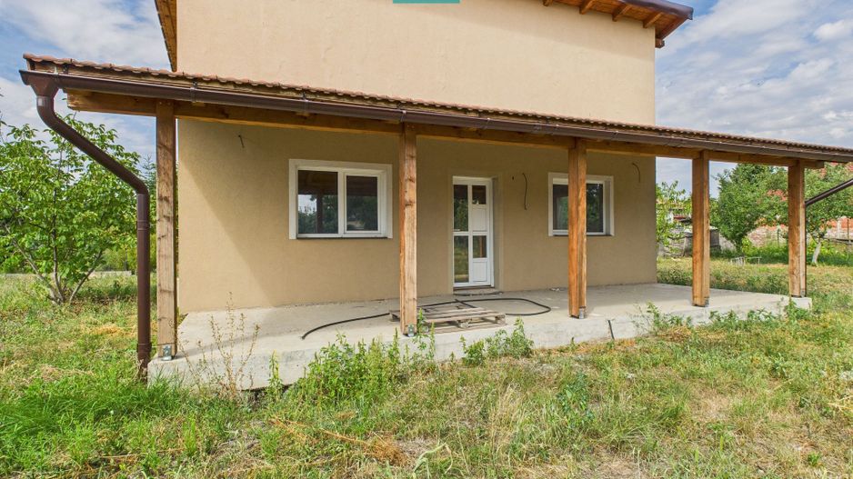Casă cu 2 camere și teren în Gai - Poză 1