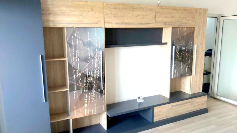 Apartament cu doua camere, decomandat - Bd. Unirii, scoala nr. 10 - Poză 1