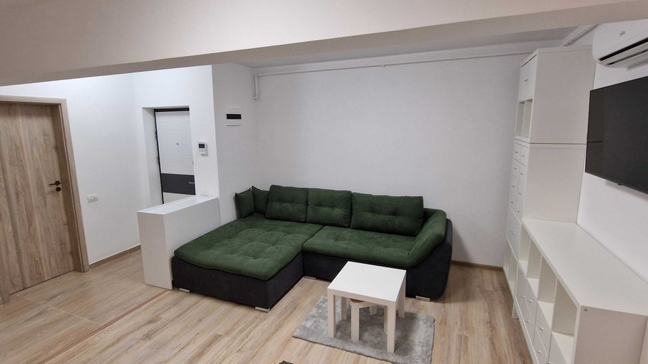 Inchiriere Ap. 2 camere - tip Studio (& loc parcare) / Metrou Berceni - Poză 1