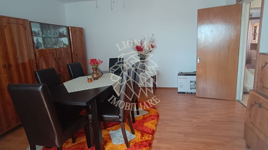 Apartament decomandat 4 camere 82 mp util-balcon-2 bai-Zona Nasaudului - Poză 3