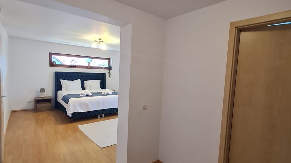 Vila spațioasă și recent renovată în Ghiroda! - Poză 74