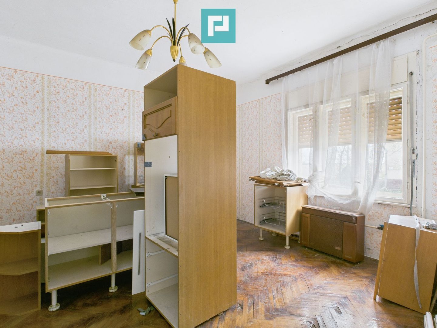 Casă cu 3 camere și potențial în Nagybanhegyes - Poză 6