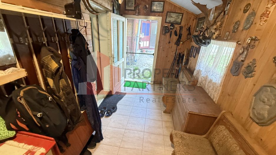 Casă tradițională sat Poarta, comuna Bran teren 4000 mp - Poză 7