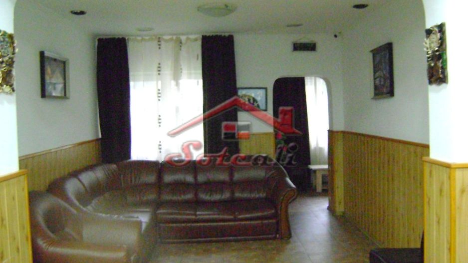 Pensiune de vanzare P+E Busteni - central - Poză 18