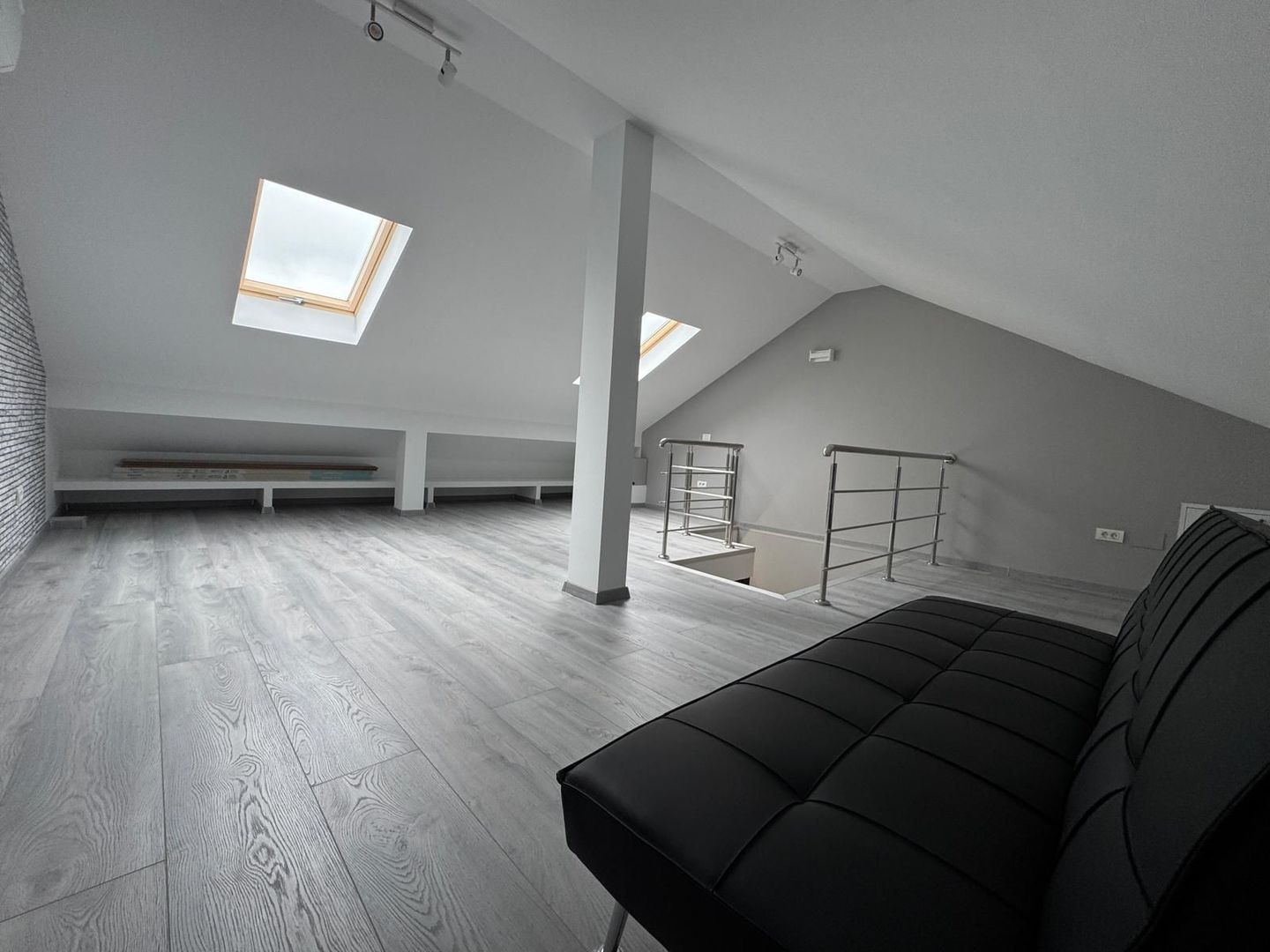 Vila noua cu mansarda Cosmopolis - Poză 11