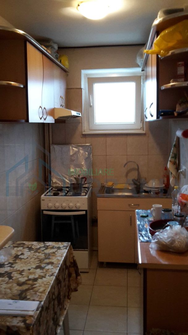 De vanzare apartament 2 camere decomandat, Tatarasi, etaj intermediar - Poză 3