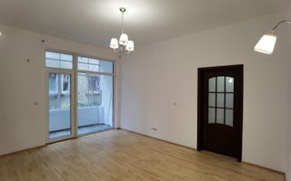 De vanzare apartament 3 camere in vila, in Cotroceni - Poză 2