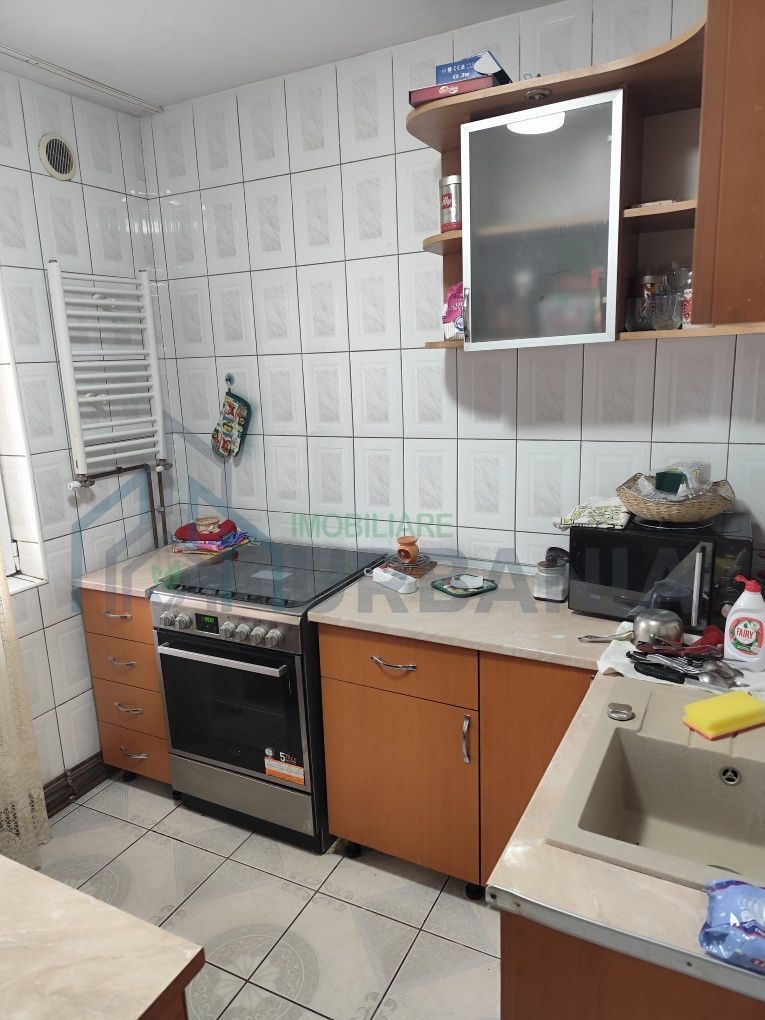 Închiriez apartament 3 camere - Poză 3