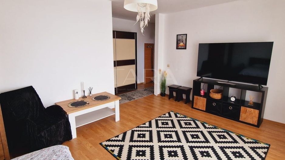 Apartament spațios, balcon și parcare, zona Parcul Poligon. - Poză 3