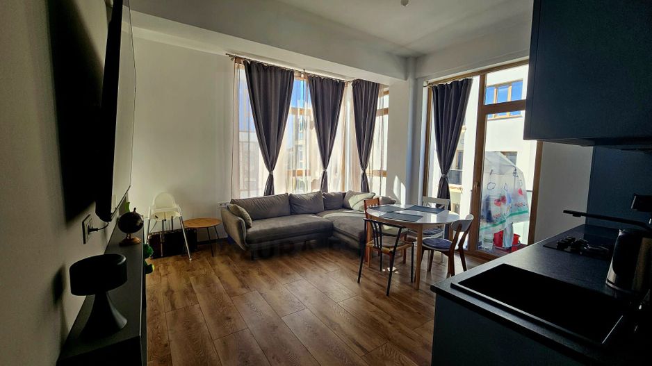 Apartament 3 camere etaj 1 balcon si terasa 63 mp utili  în Șelimbăr - Poză 2