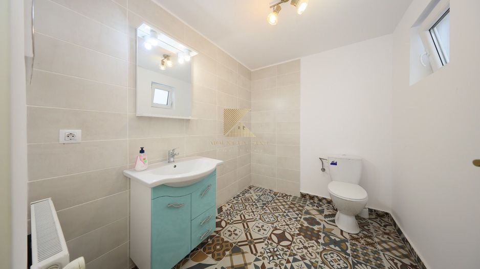 Proprietate mixtă cu spațiu comercial și locuință, Cristian - Poză 16