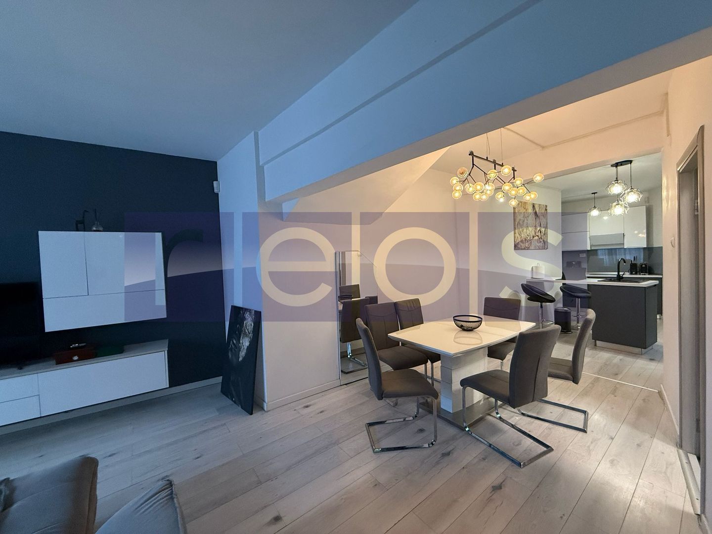 VANZARE VILA 6 CAMERE | EROII REVOLUTIEI | CURTE | 2 LOCURI DE PARCARE - Poză 6