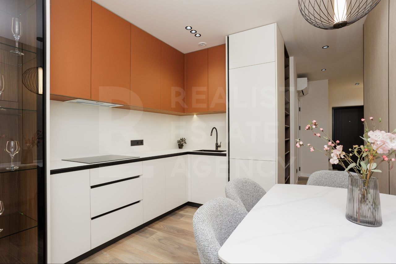 Vânzare, apartament 3 camere 70 mp, str. Vasile Lupu, Buiucani - Poză 2