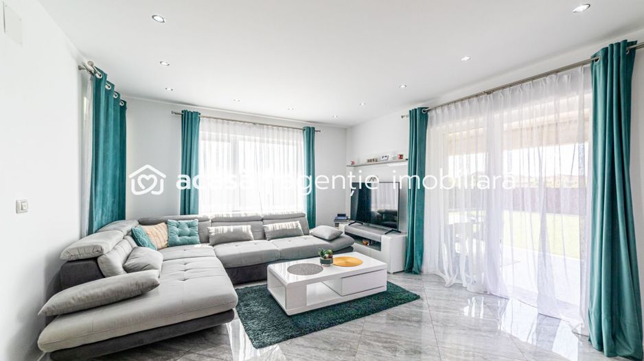 Nou! Casă frumoasă în Sâmbăteni - Poză 4