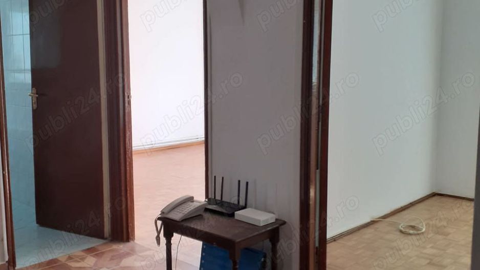 Apartament 3 camere de vanzare pe Bd. Dimitrie Cantemir - Poză 2