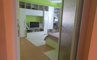 Casa langa Blue Sky cu panouri solare, garaj si terasa mare - Poză 7