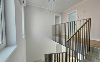 Casa generoasa, amenajari moderne - gata de mutare - Poză 4
