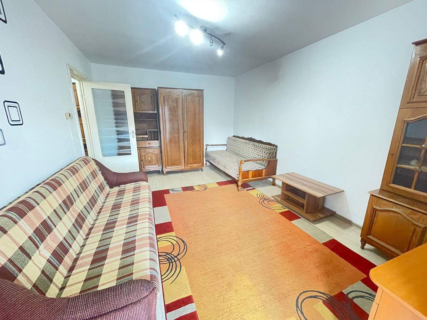 Apartament 2 Camere De Inchiriat | 55 Mp + Balcon Inchis | Video La Cerere - Poză 1