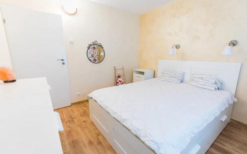 Apartament cu 3 camere- Craiovita Noua, zona Piata Orizont - Poză 1