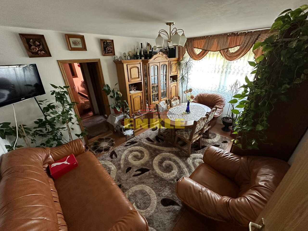 De vânzare apartament cu 2 camere, etaj 2 , zona Stadion - Poză 2