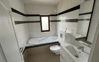 Duplex cu camera pe parter - Poză 31