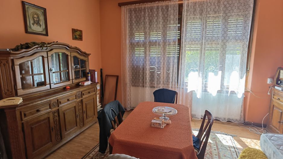 Casa vacanta,investitie  in Gurahont cu teren generos - Poză 3