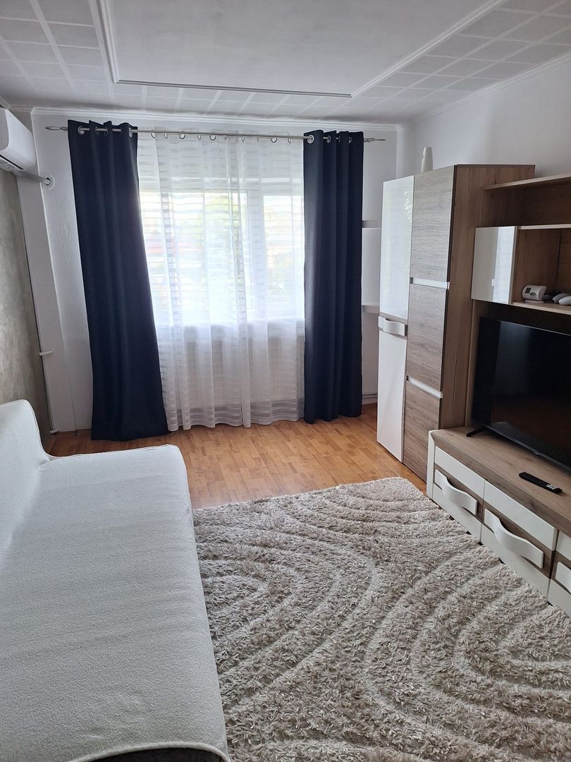 Regim hotelier, 2 camere, Micro 17, 200 lei/noapte - Poză 8