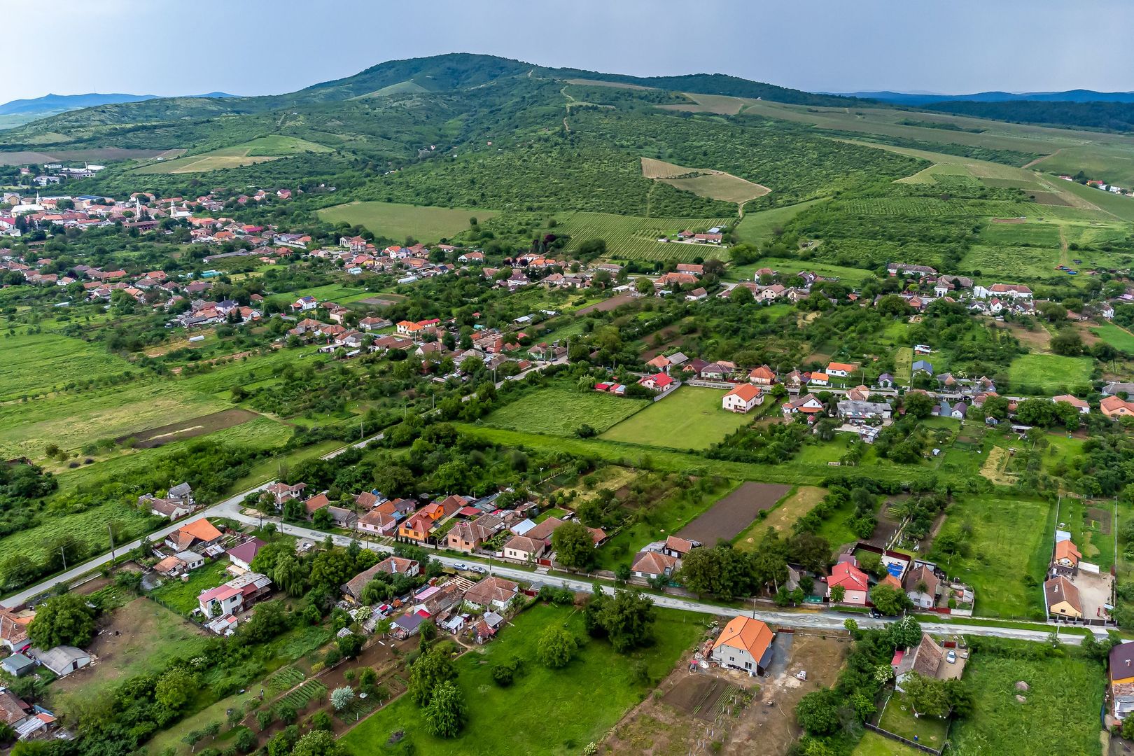 Teren intravilan de vânzare 1921 mp în Ghioroc - Poză 4