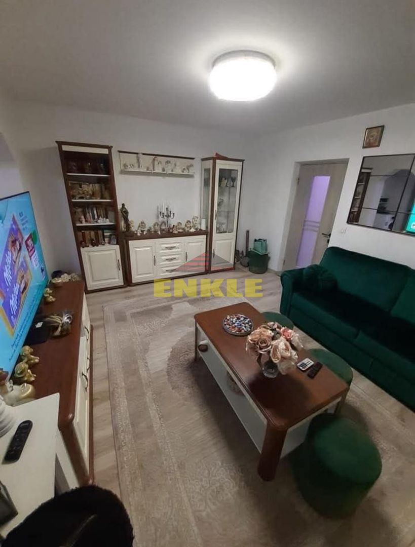 De vanzare apartament cu doua camere, zona Marchian - Poză 1