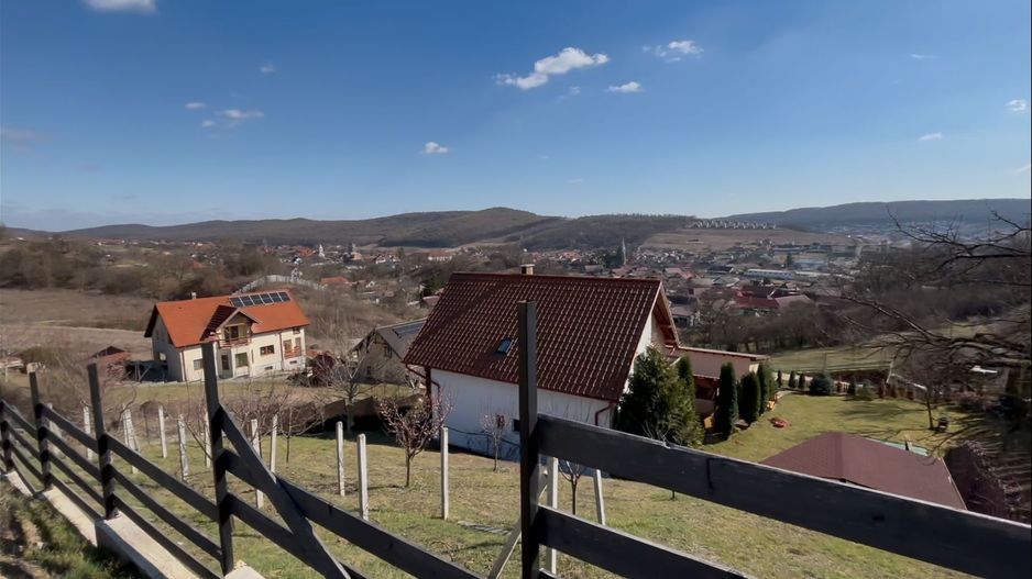 CASA CU 3 CAMERE PE UN NIVEL 110 mp ZONA CORUNCA - Poză 4