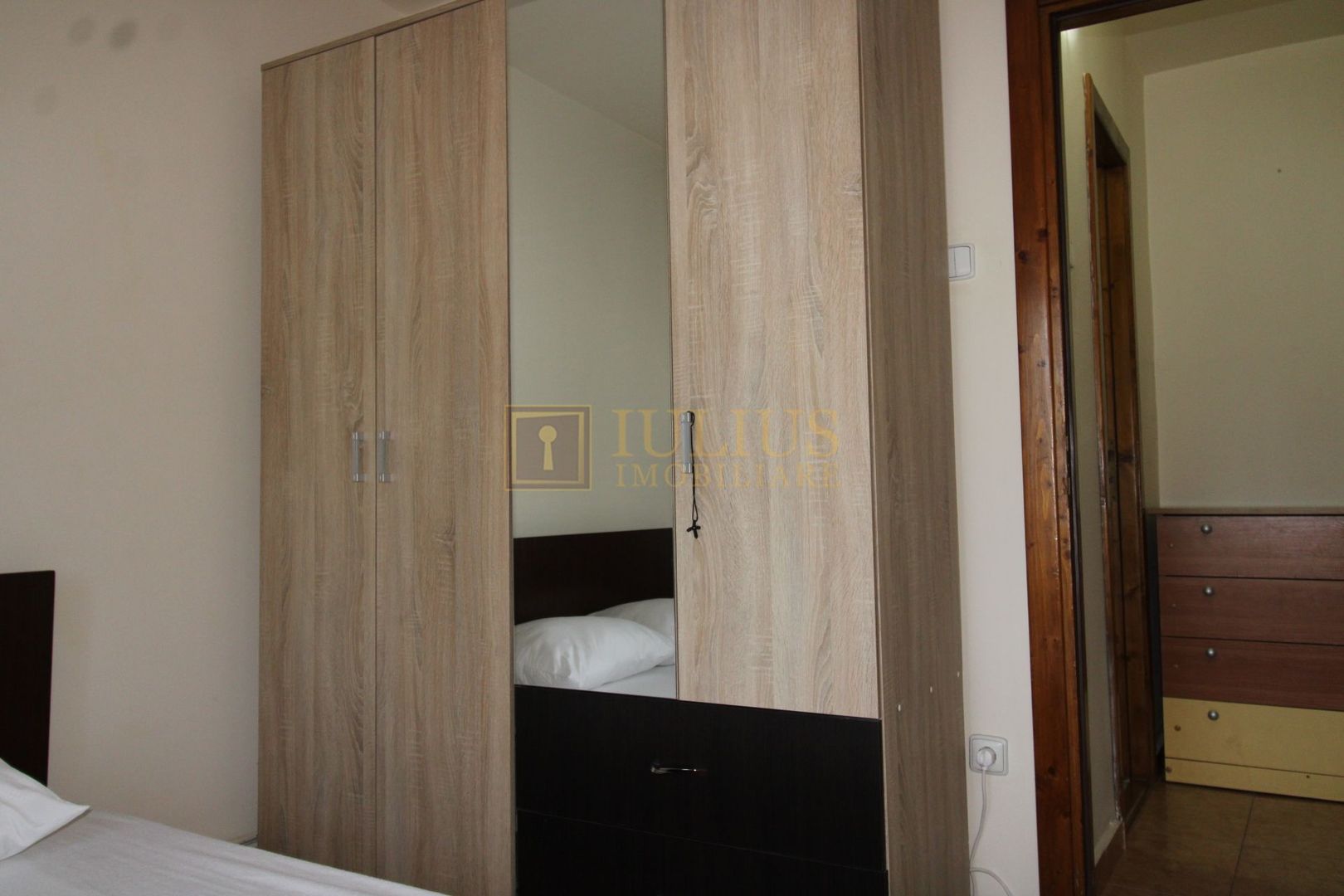 ideal pentru cuplu, studenti, la 8 minute de Complex, centrala proprie - Poză 2