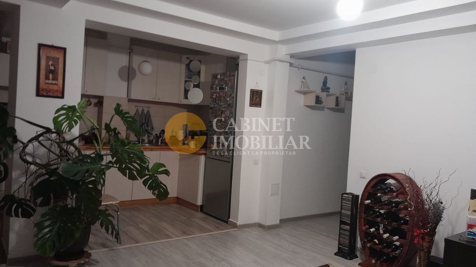 2 camere DECOMANDAT+CURTE+MAGAZIE+LOC DE PARCARE---REDIU - Poză 2
