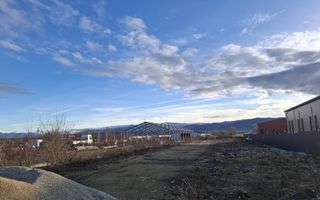 Teren intravilan la intrare in Cristian, pentru constructii industriale - Poză 1