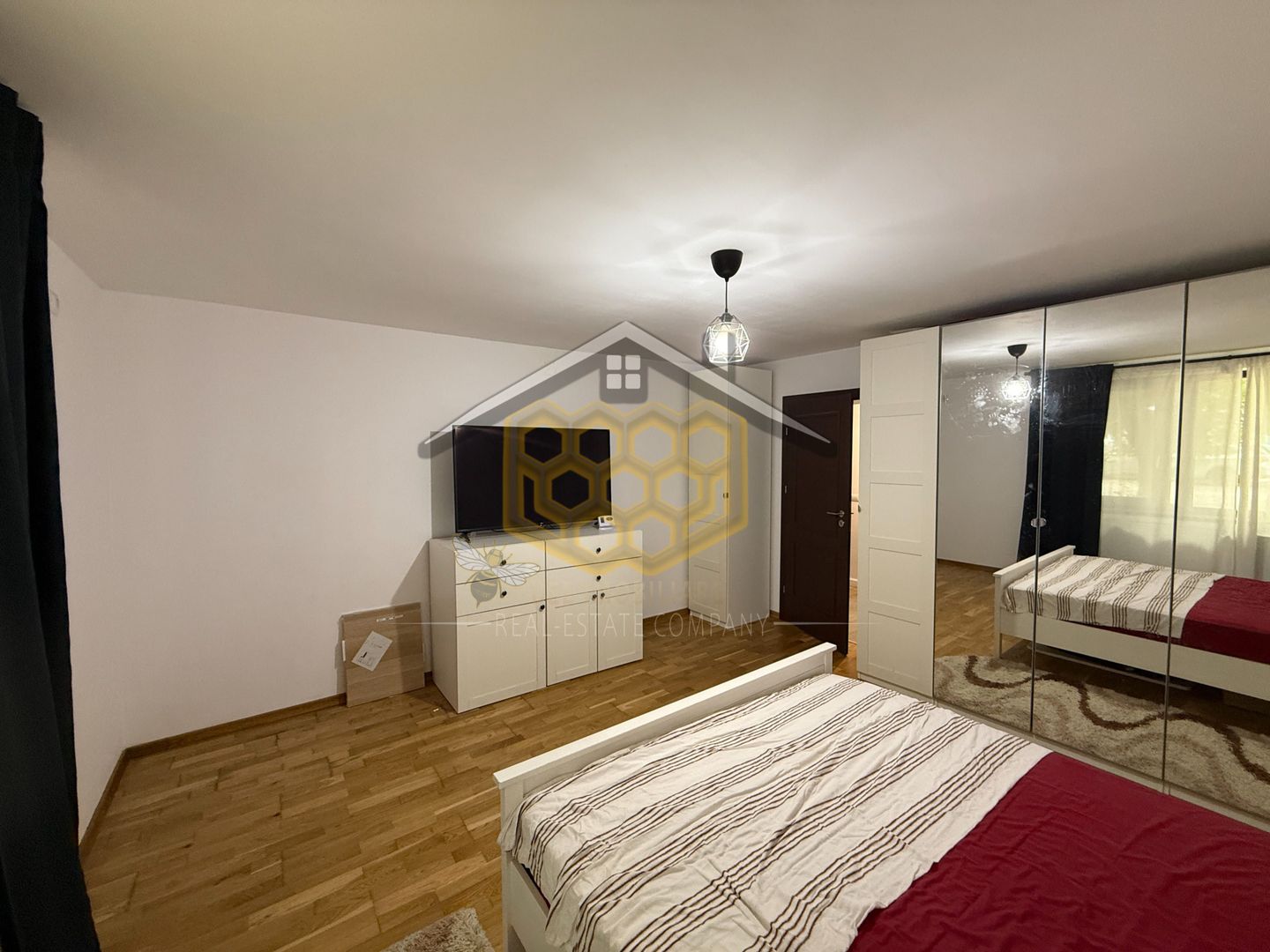 Apartament cu 3 camer, semidecomandat, in cartierul Rovine - Poză 5