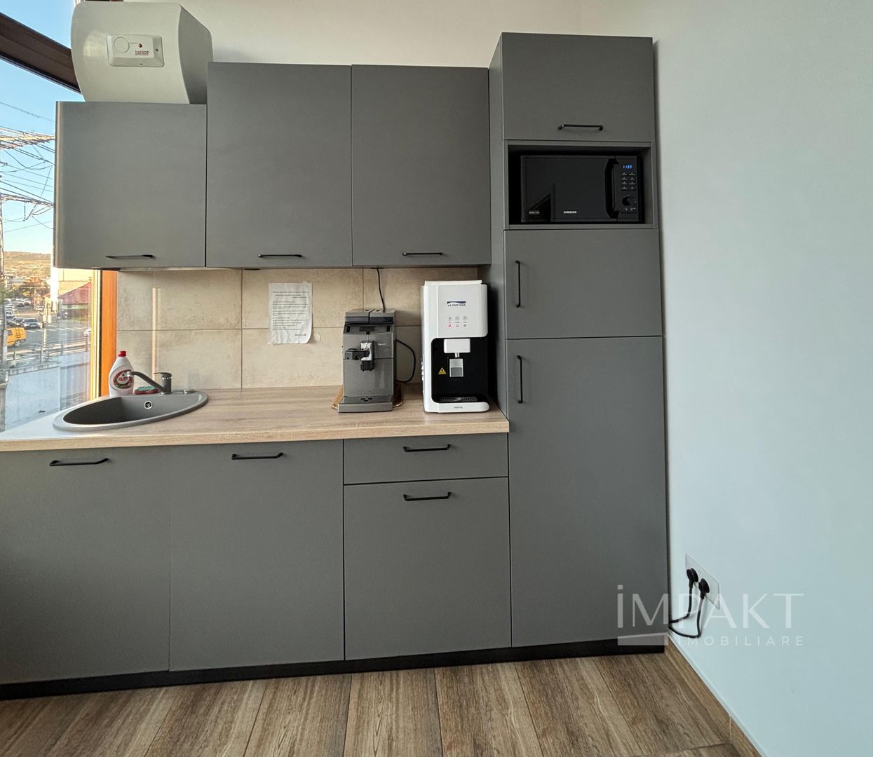 Spațiu comercial modern, zona-centrala complet amenajat pentru birouri - Poză 7