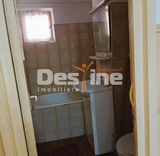 Apartament cu 3 camere de vanzare zona centrala - Poză 3