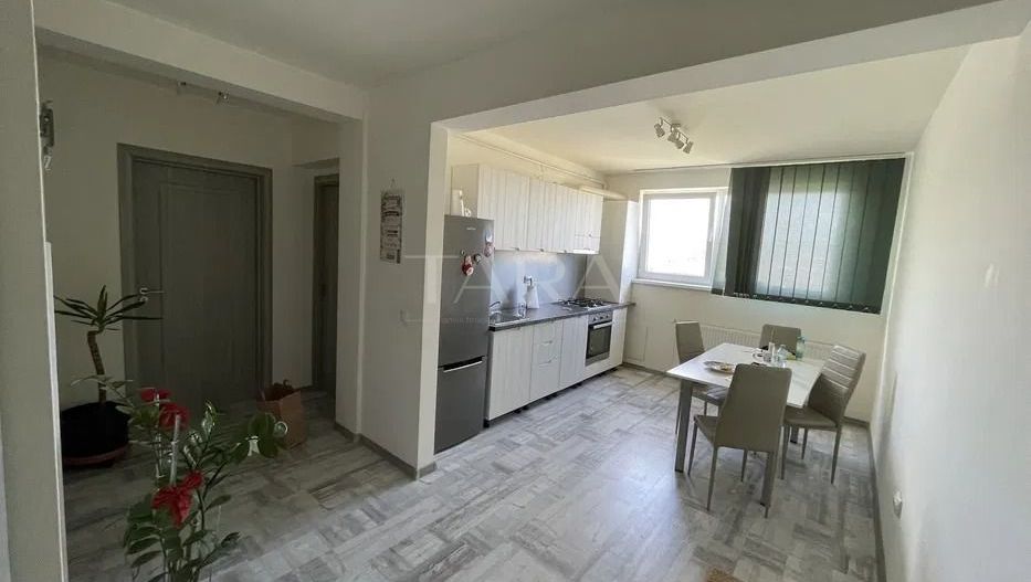 Apartament de vanzare cu 3 camere in Floresti - Poză 1