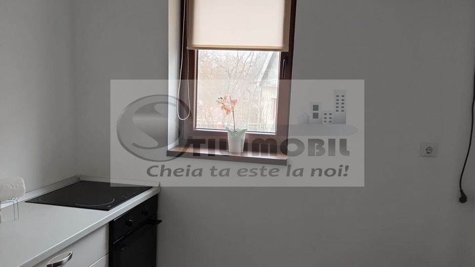 APARTAMENT  ULTRACENTRAL - MOBILAT si UTILAT - 121.000euro - Poză 8