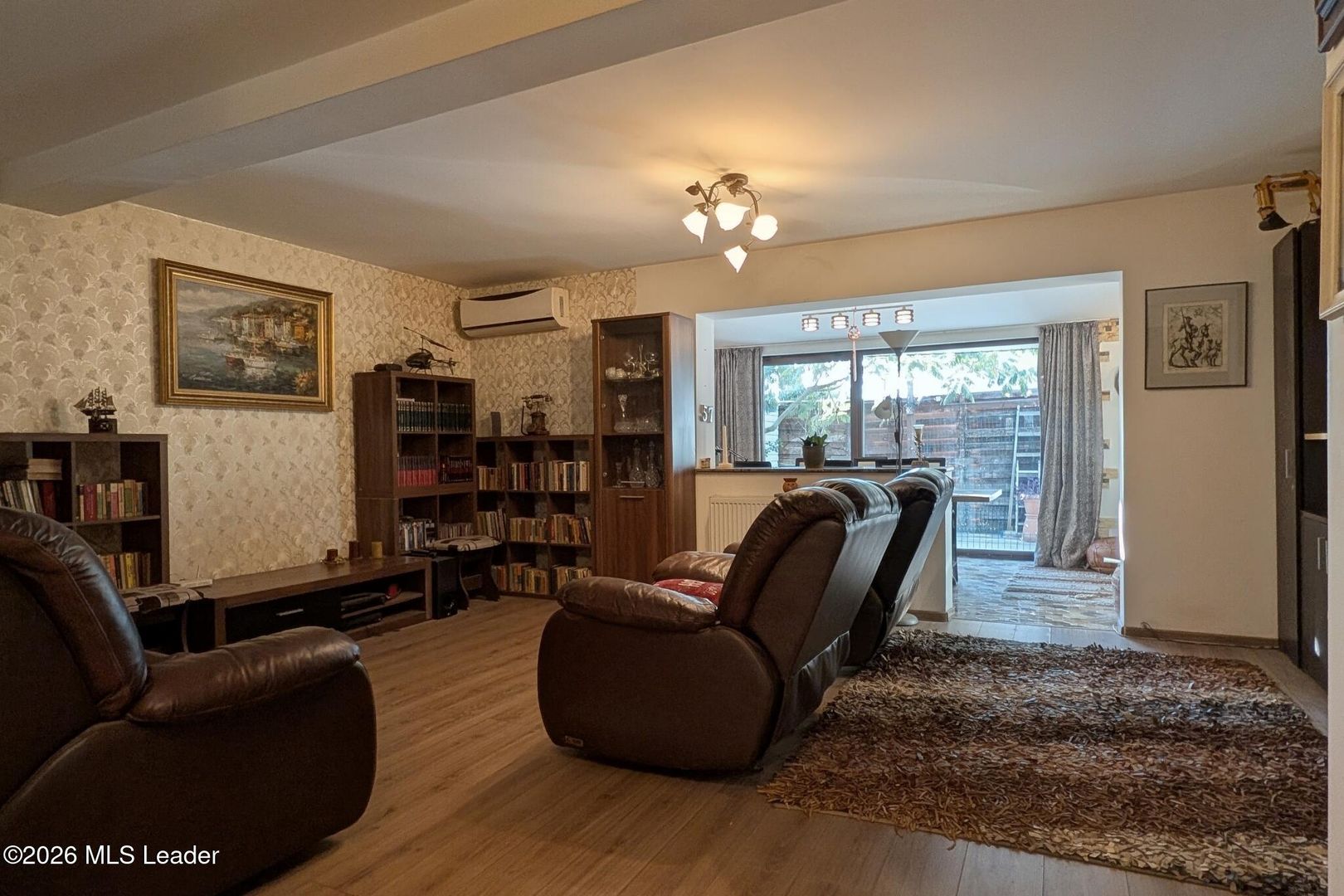 Padurea Cernica - Casa P+1+Pod Inalt, Lot pe Colt 250 Mp, Mobilata - Poză 5
