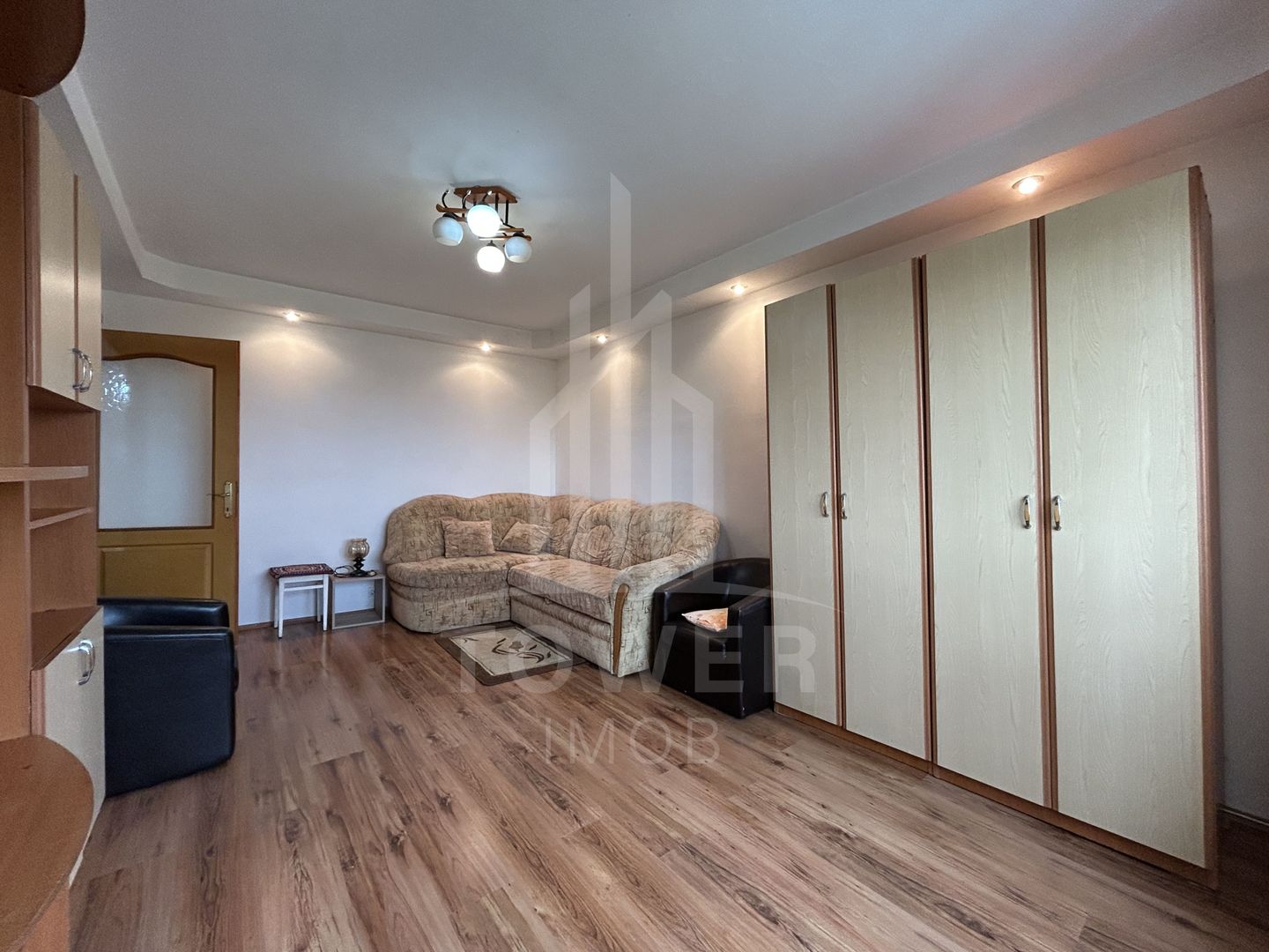 Apartament de vânzare - Zona Vasile Aaron - Poză 1