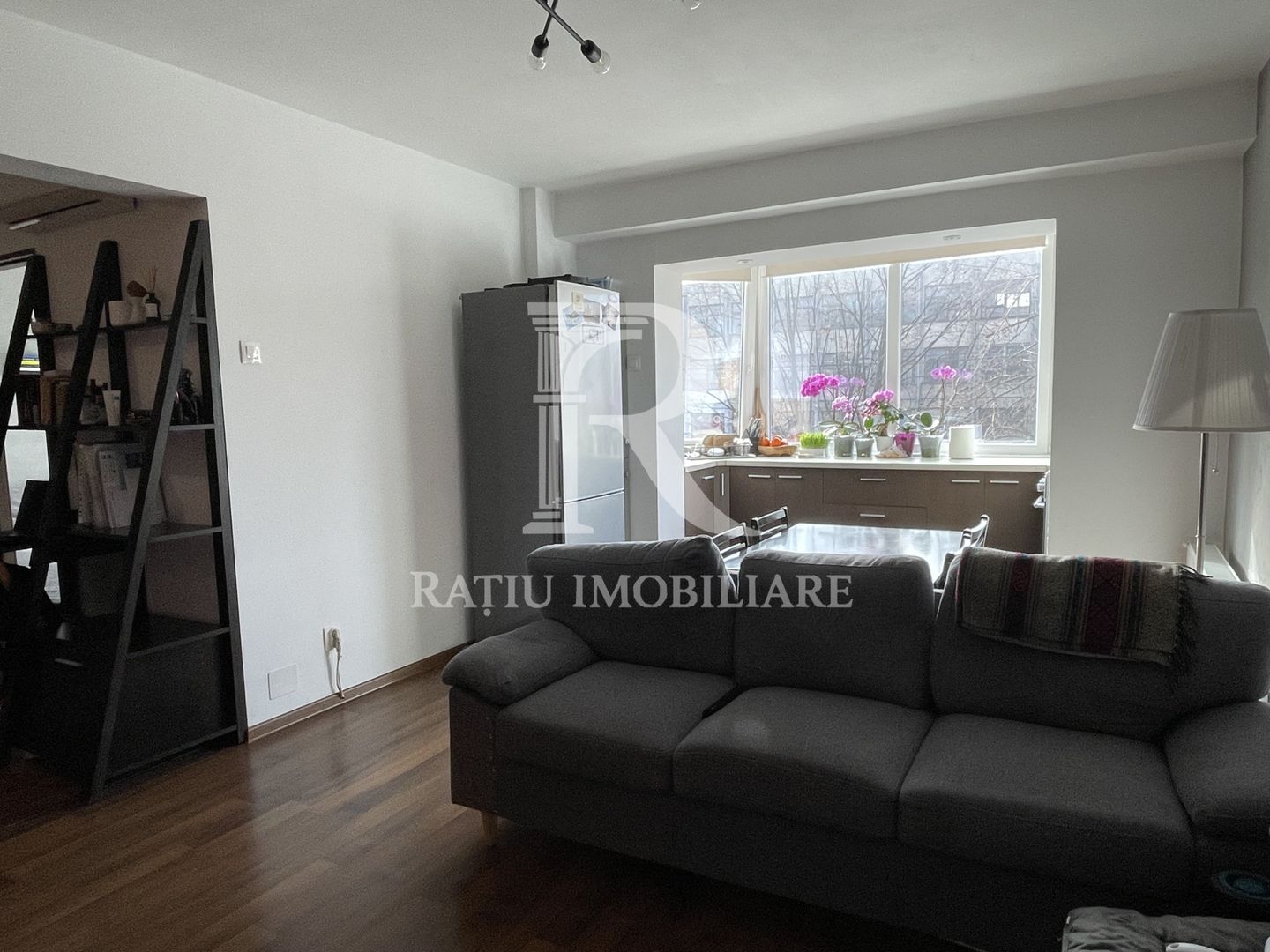 Apartament cu 2 camere | etaj intermediar | parcare exterioara | Rogerius | Oradea - Poză 2