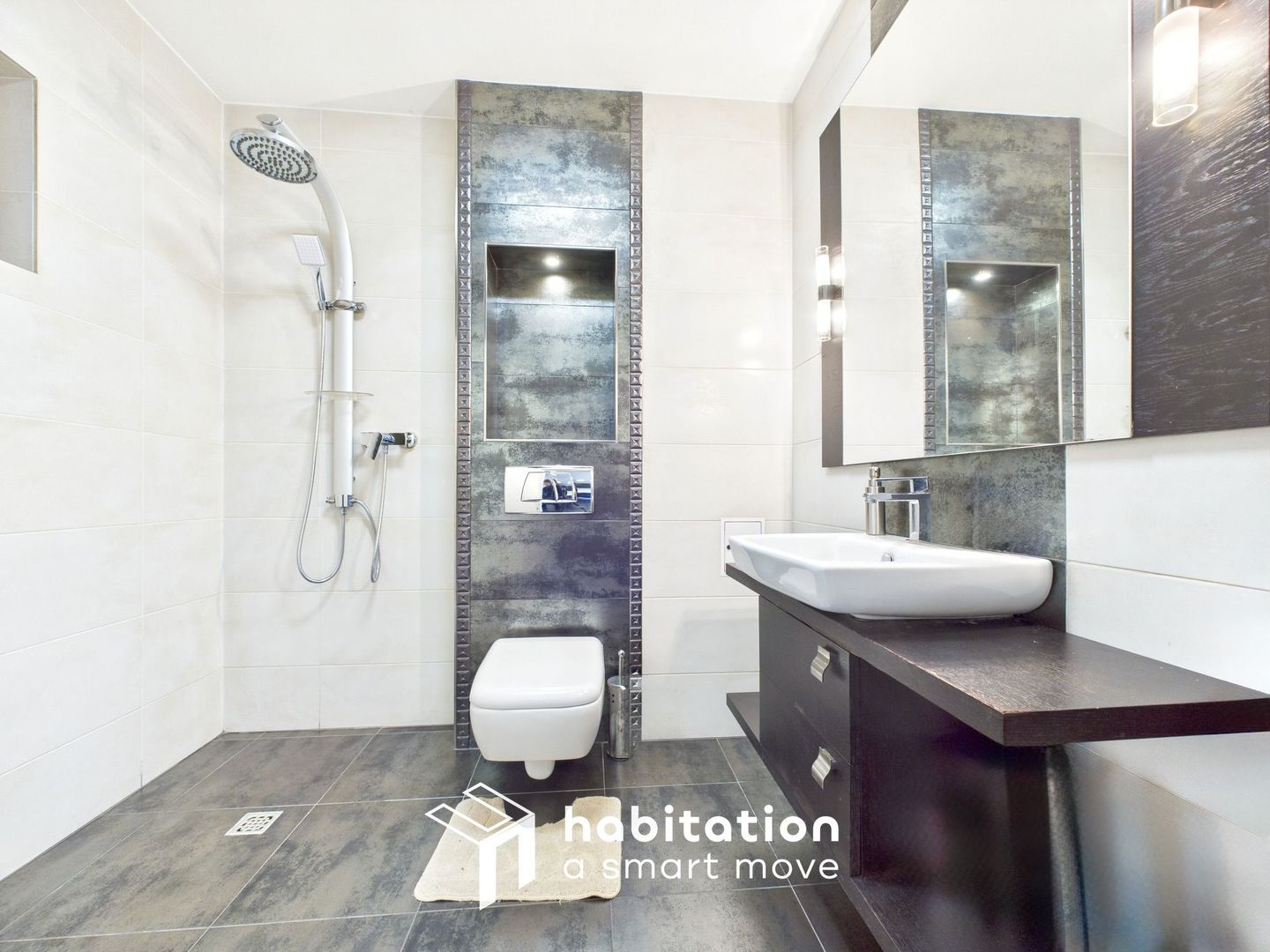 Descoperă eleganța unei case moderne– vizitează prin tur virtual - Poză 15