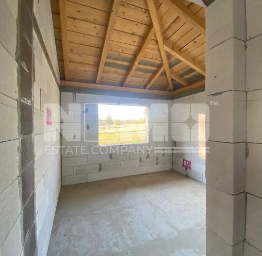 Case Hardic | La roșu | 720Mp - Poză 6