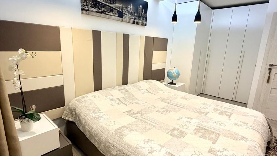Apartament cu 3 camere 2 bai langa iulius Mall view spre lac - Poză 4