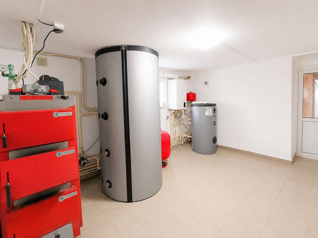 Casă 210 m² cu 5 dormitoare și teren 10 ari – Euroreparație | Drochia, str. Grigore Ureche - Poză 59