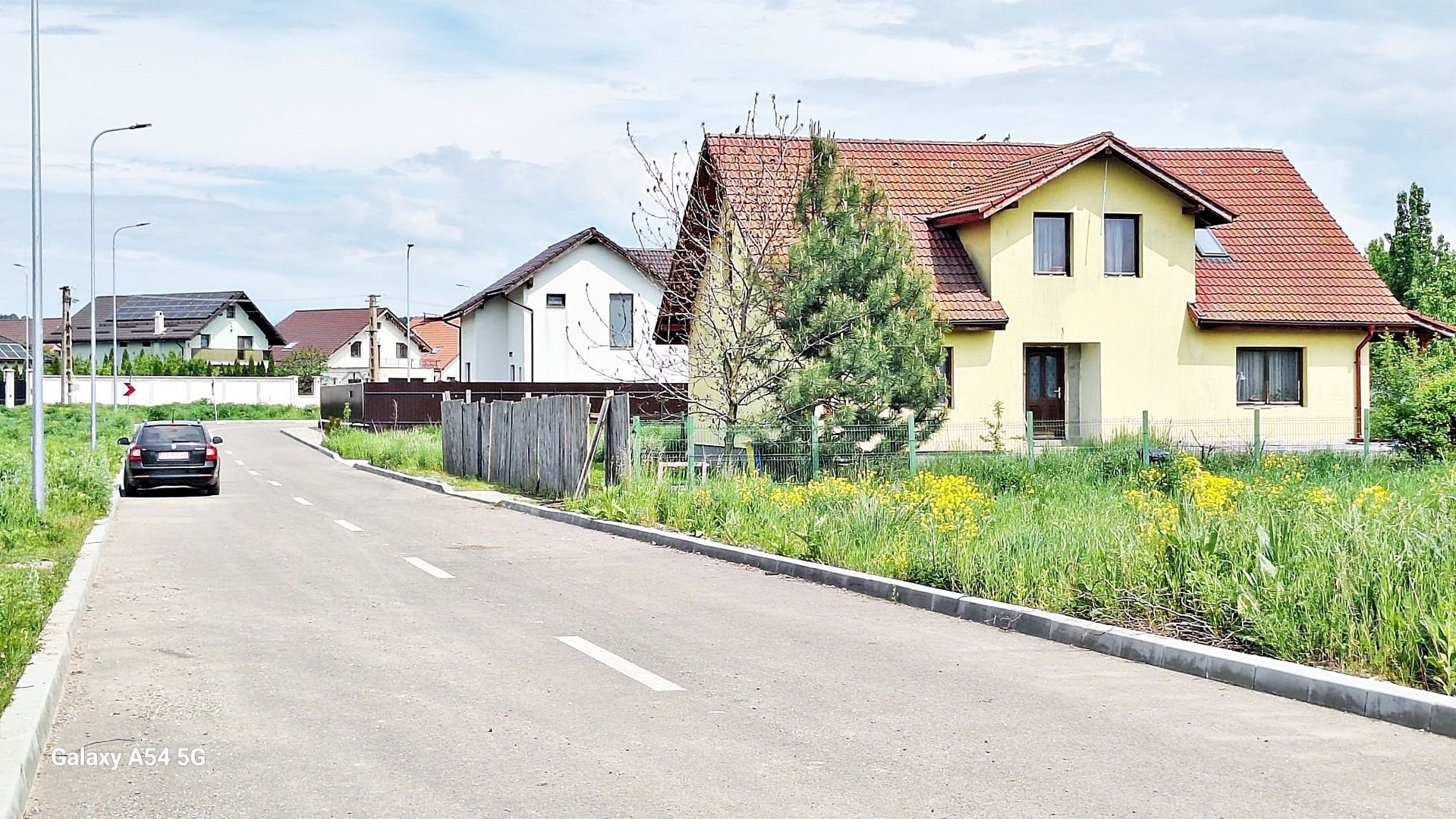 Sanpetru, teren intre case noi 685mp cu AC, utilitati, 72500 euro - Poză 2