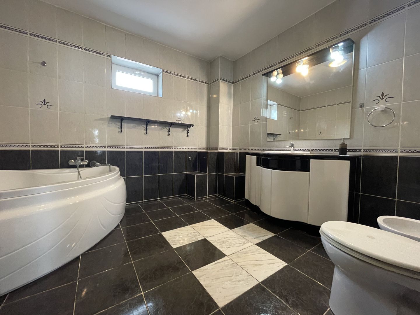 VOLUNTARI - Catedrala | Casa 7 Camere + Constructie Secundara - Poză 15