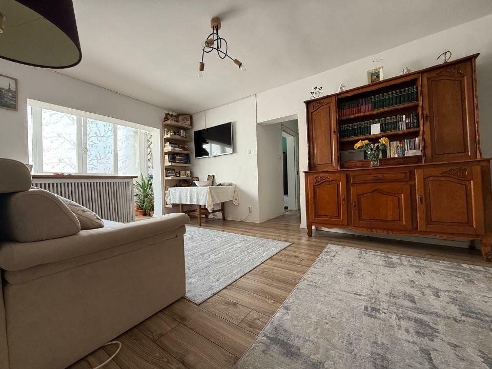 De vânzare, apartament 4 camere  I. Mihalache (1 Mai) sect 1 - Poză 1