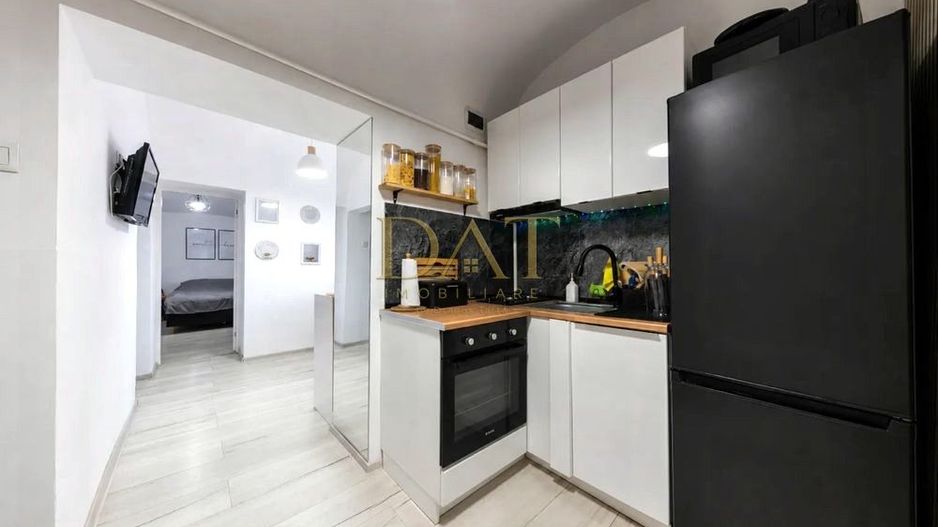 Apartament la curte |  ultracentral | zona Platinia - Poză 2